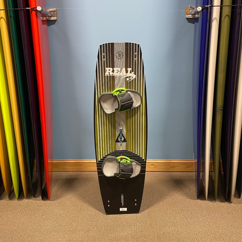 USED 2020 Slingshot Refraction Kiteboard-139cm w/Strap Kit