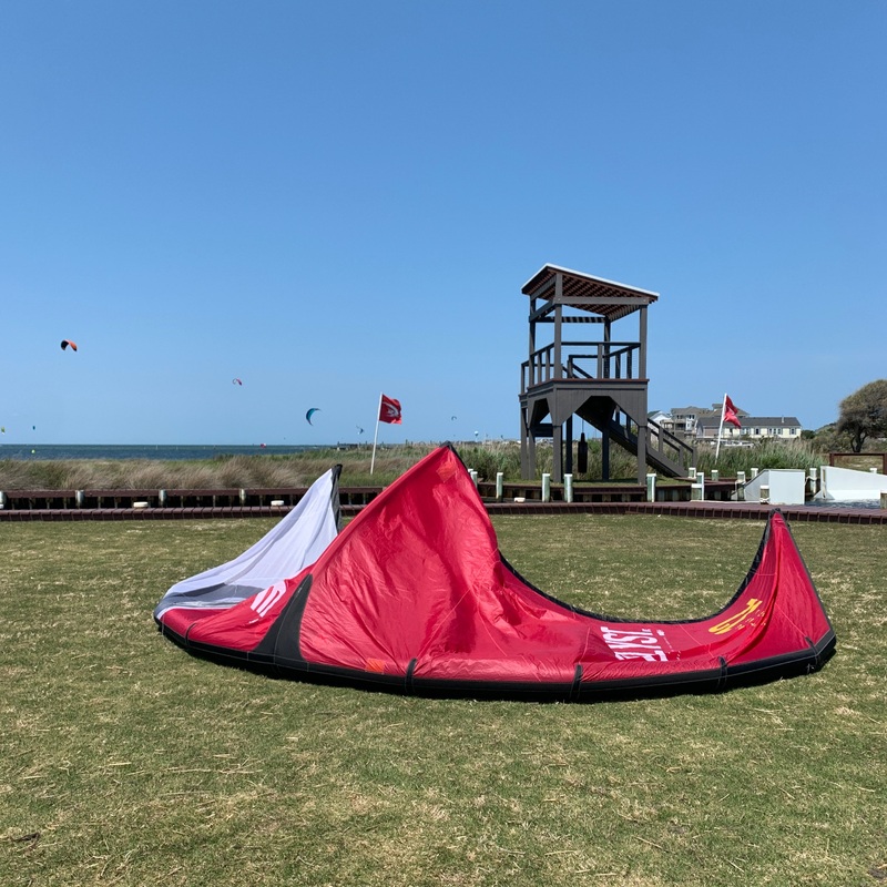 USED Ozone Catalyst V3 Kite-12m-Ruby Red