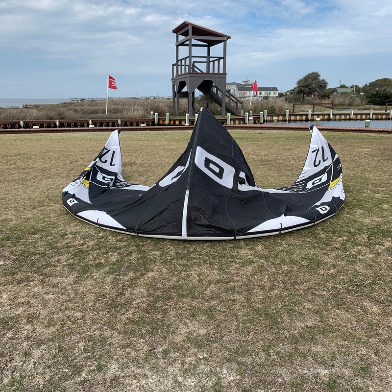 USED Core Xlite Kite-12m-White/Black