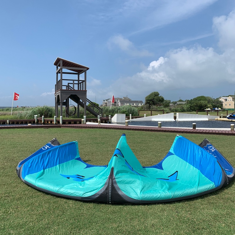 USED Naish S25 Pivot Kite-10m-Deep Blue/Blue/Pacific Blue