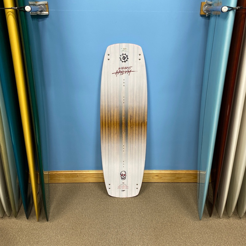 USED 2011 Slingshot Asylum V5 Kiteboard-141cm