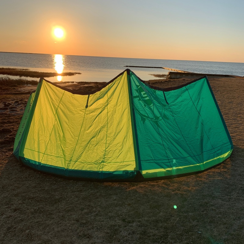 USED Slingshot Machine V1 Kite-9m-Green