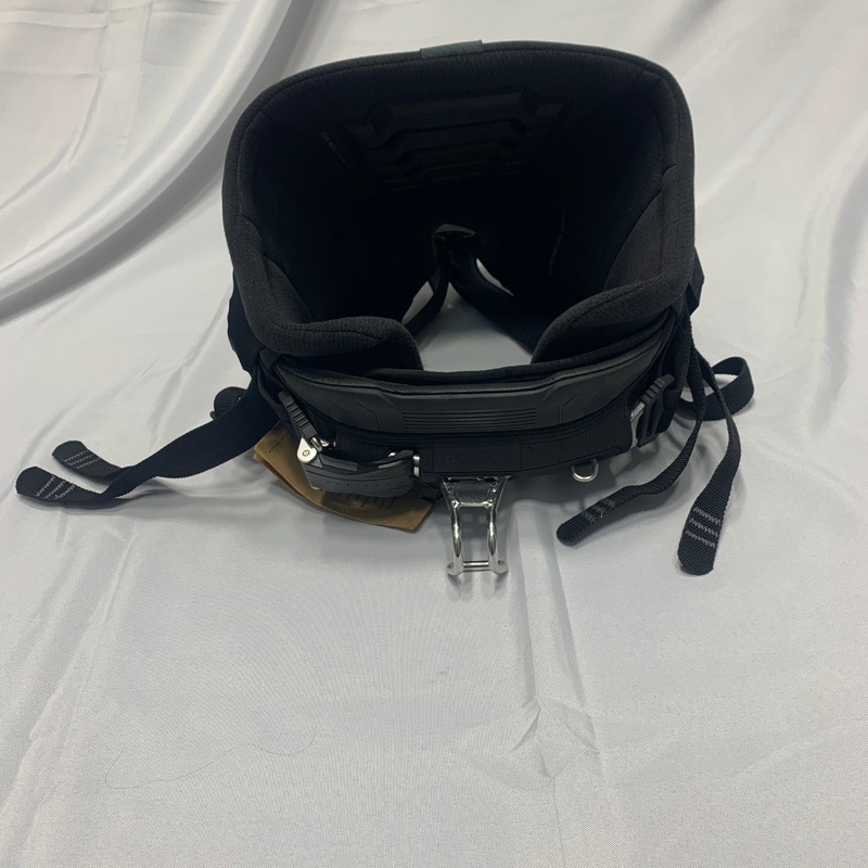 USED Mystic Marshall Seat Harness-Black-Small