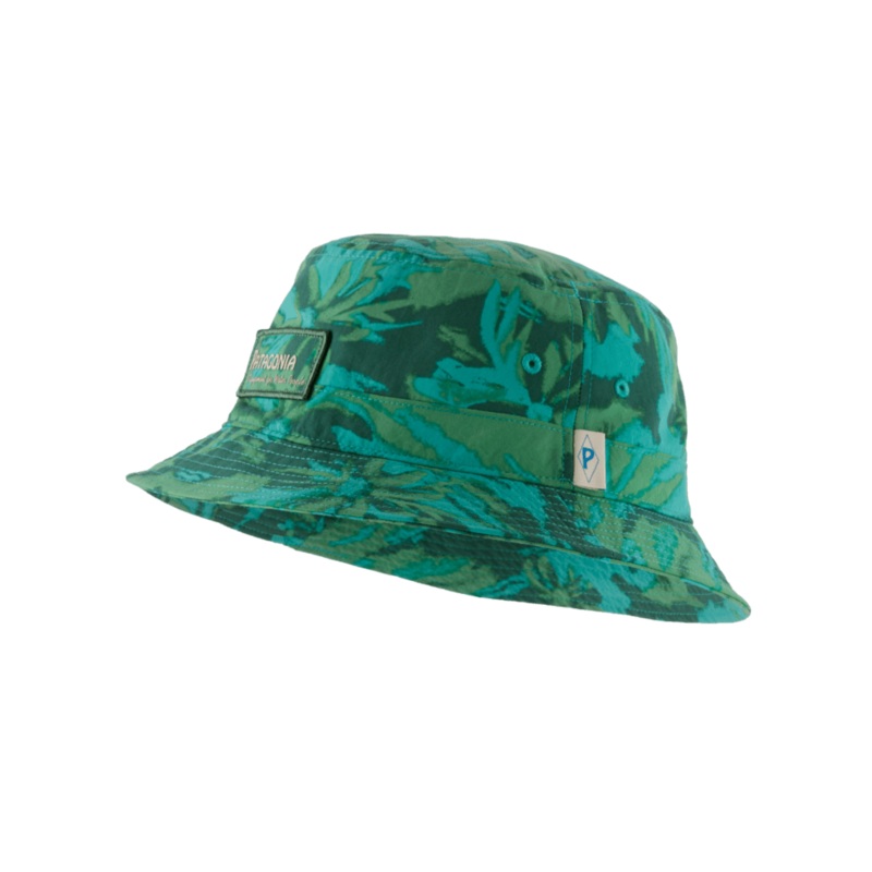 Patagonia Wavefarer Bucket Hat-Water People Banner: Cliffs and Waves Conifer Green