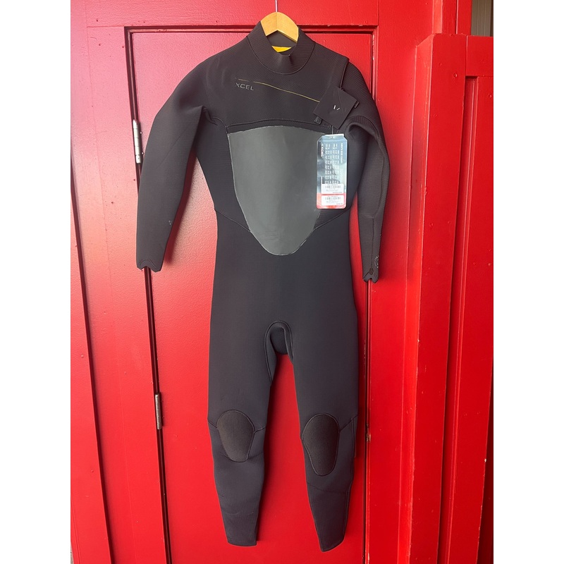 USED Xcel Drylock 4/3 Wetsuit-Black-Large