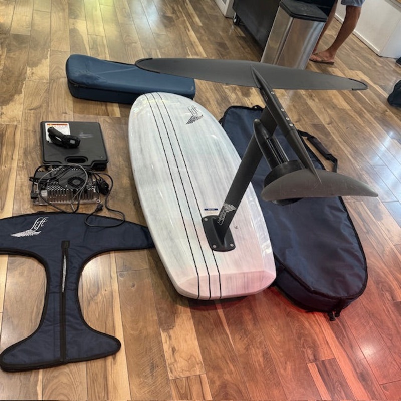 Used Lift Electric Foil V2 5.6 White Carbon Edition