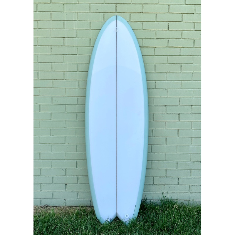 5’4″ John Simon Shapes Mysterious Crystal