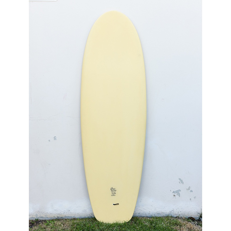 Koz McRae SurfingBoards | 6’0″ Stubby ‘Round Tail’ Yellow Blue