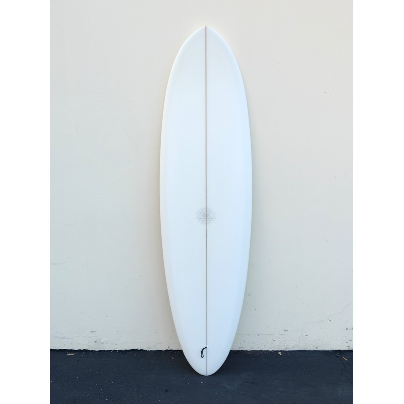 Mandala | 6’3″ Stubbie Hybrid Hull 2+1 Clear Surfboard